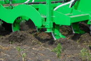 Глубокорыхлитель Труженик ГРС-4 навесной, резиновые колеса, удобрения